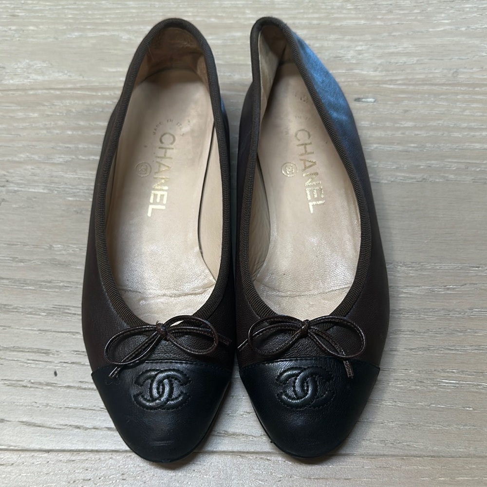 CHANEL Women's Black and Brown Loafers